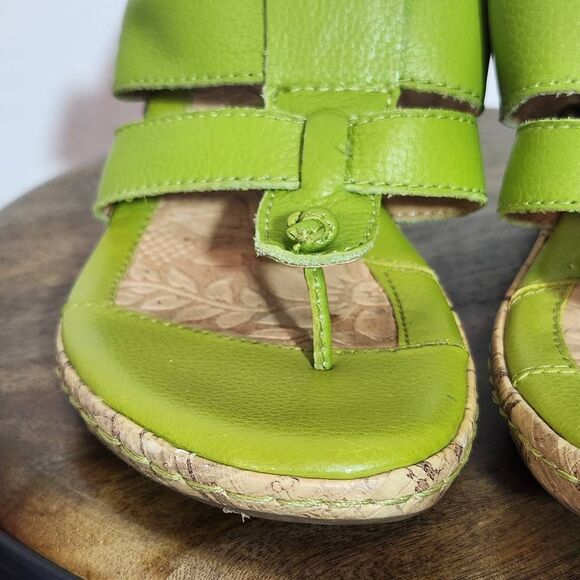 b.o.c. Green Leather Cork Sole Wedge Sandals Size 9 Green Leather Wedges - Picture 3 of 13